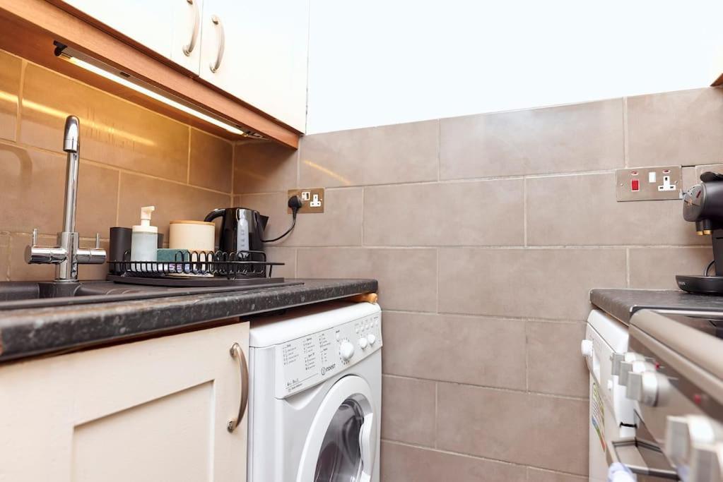 Chic 1-bed Flat With Terrace In Notting Hill W10 London
