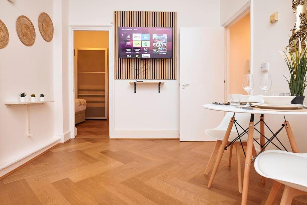 Apartment Chic 1-bed Flat With Terrace In Notting Hill W10 London