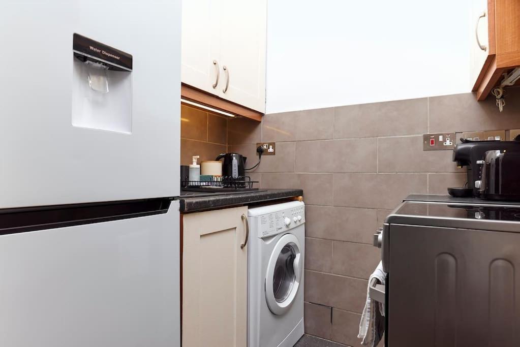 Chic 1-bed Flat With Terrace In Notting Hill W10 *