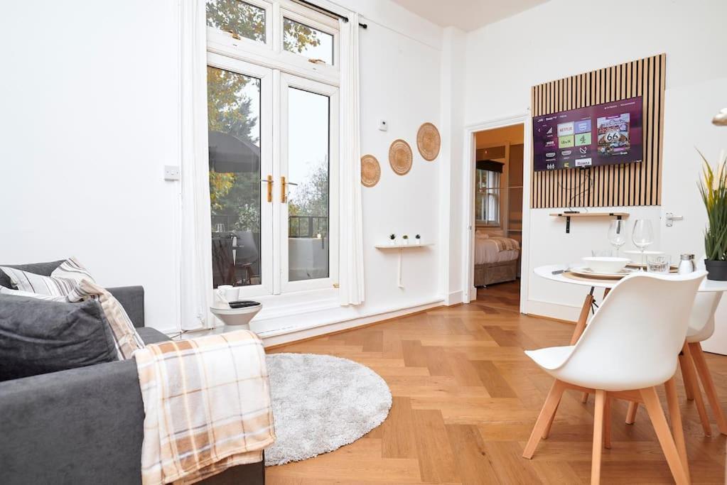 Chic 1-bed Flat With Terrace In Notting Hill W10 *